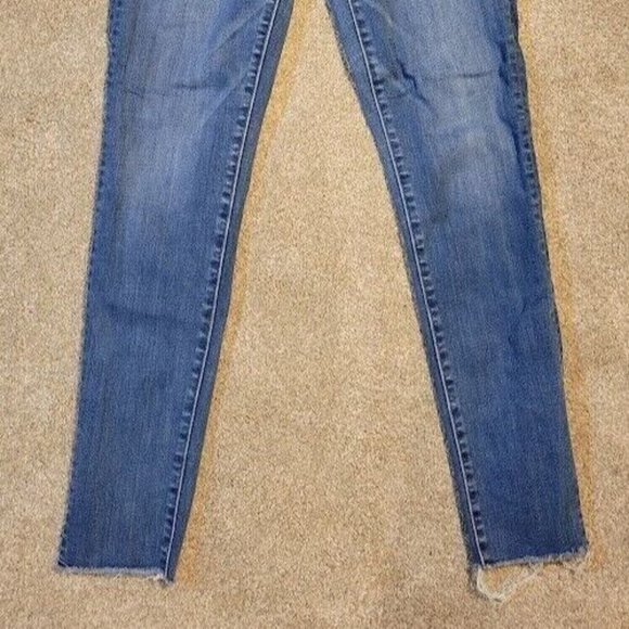 American Eagle Women's 6R Distressed Super High Rise Jegging (28x27.5") - Picture 2 of 10